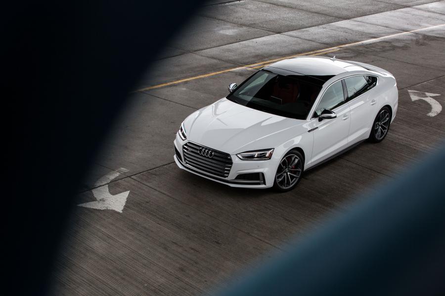  Audi S5 Sportback 2017 года  (NA) (фото 7 из 40)